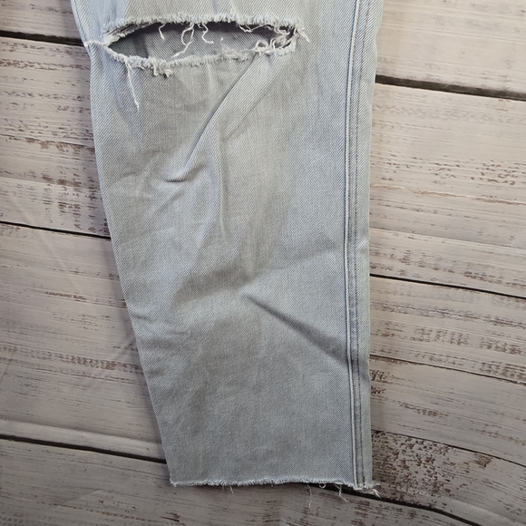 Lucky Brand Light Blue Size 6/28 Midrise Straight Jeans Womens Distressed - Picture 4 of 9